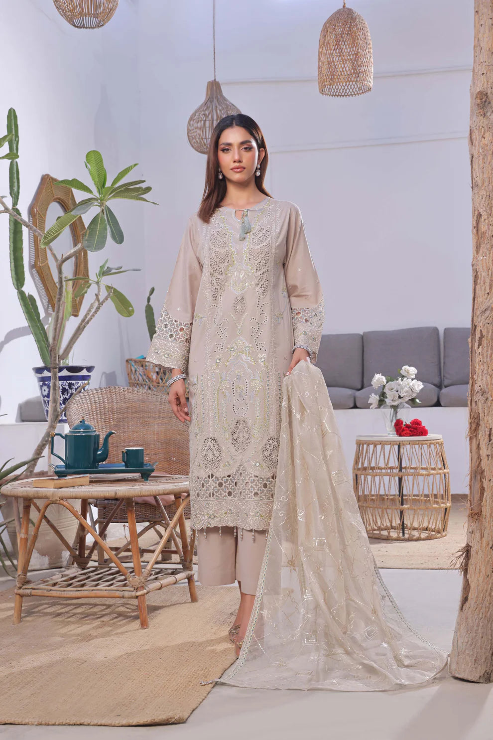 Guzel Lawn 3-Piece Embroidered Suit
