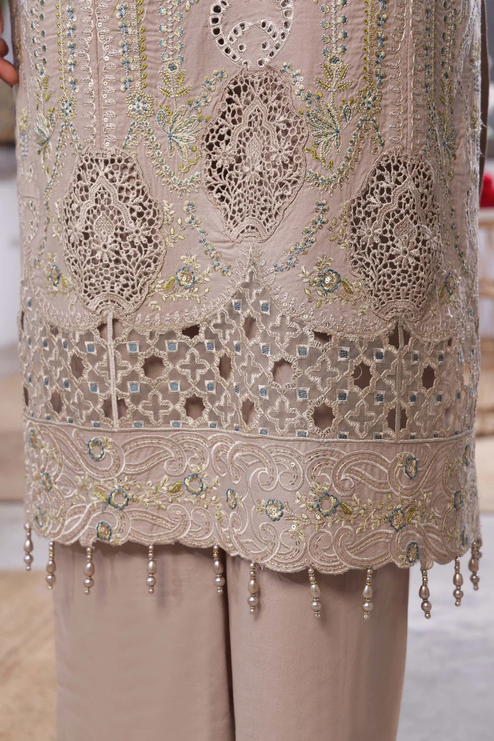 Guzel Lawn 3-Piece Embroidered Suit