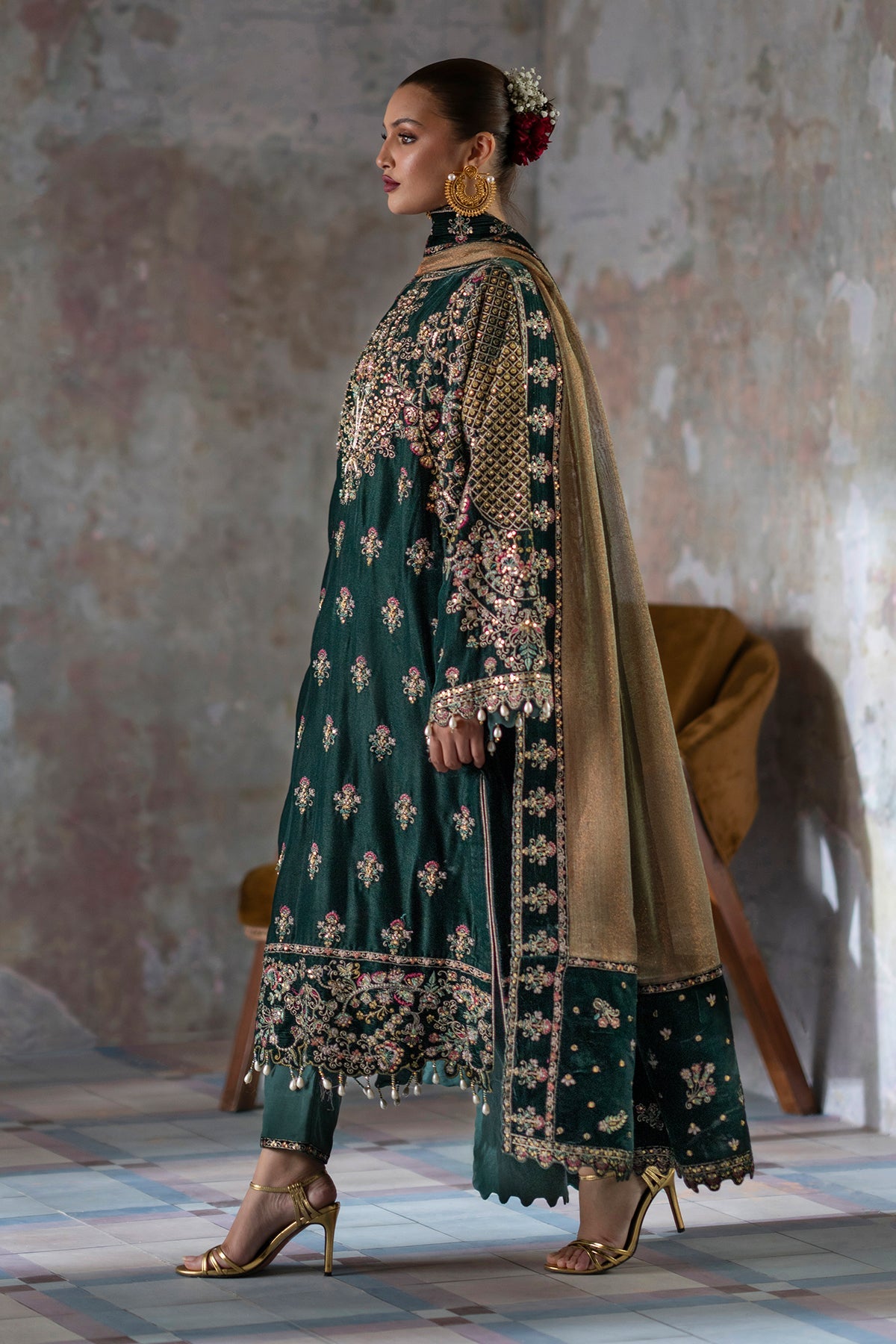 EMAAN ADEEL SAANJH LUXURY VELVET FORMAL '24 (06)