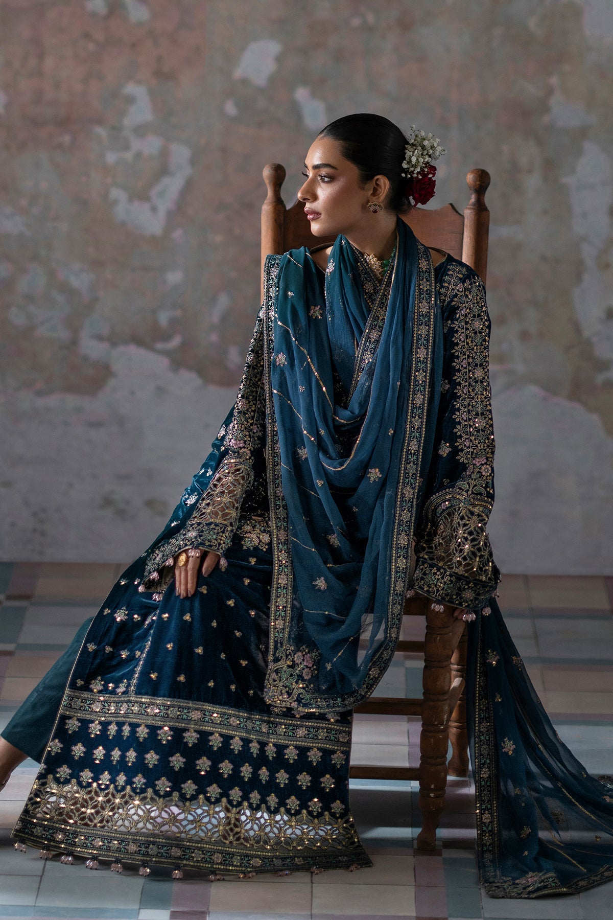 EMAAN ADEEL SAANJH LUXURY VELVET FORMAL '24 (01)