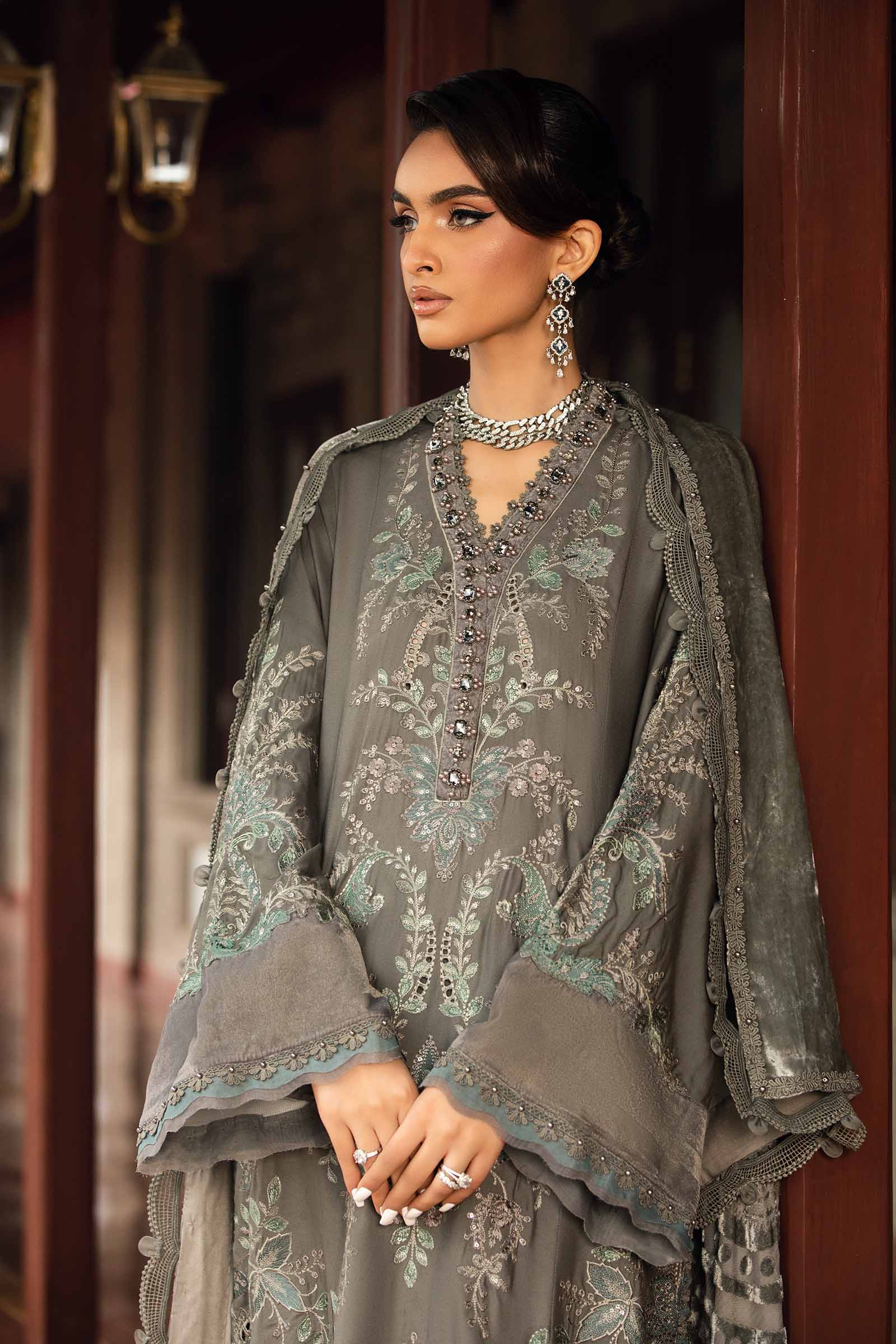 Embroidered Velvet Collection - Maria B - 05