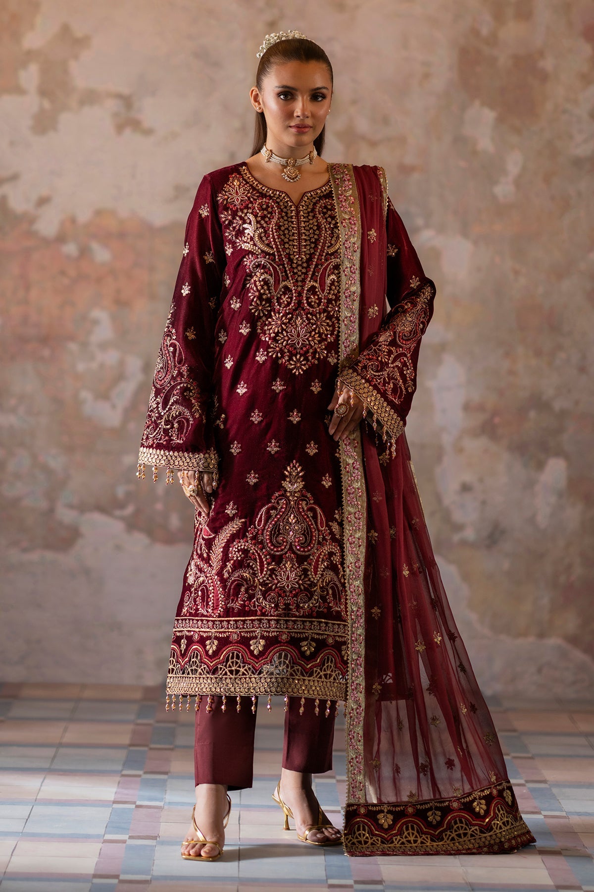 EMAAN ADEEL SAANJH LUXURY VELVET FORMAL '24 (08)