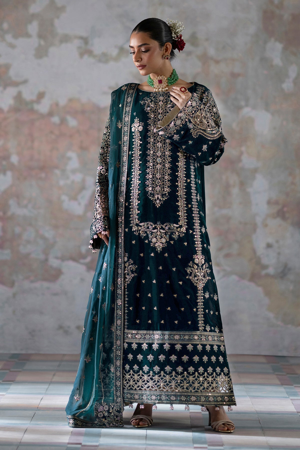 EMAAN ADEEL SAANJH LUXURY VELVET FORMAL '24 (01)