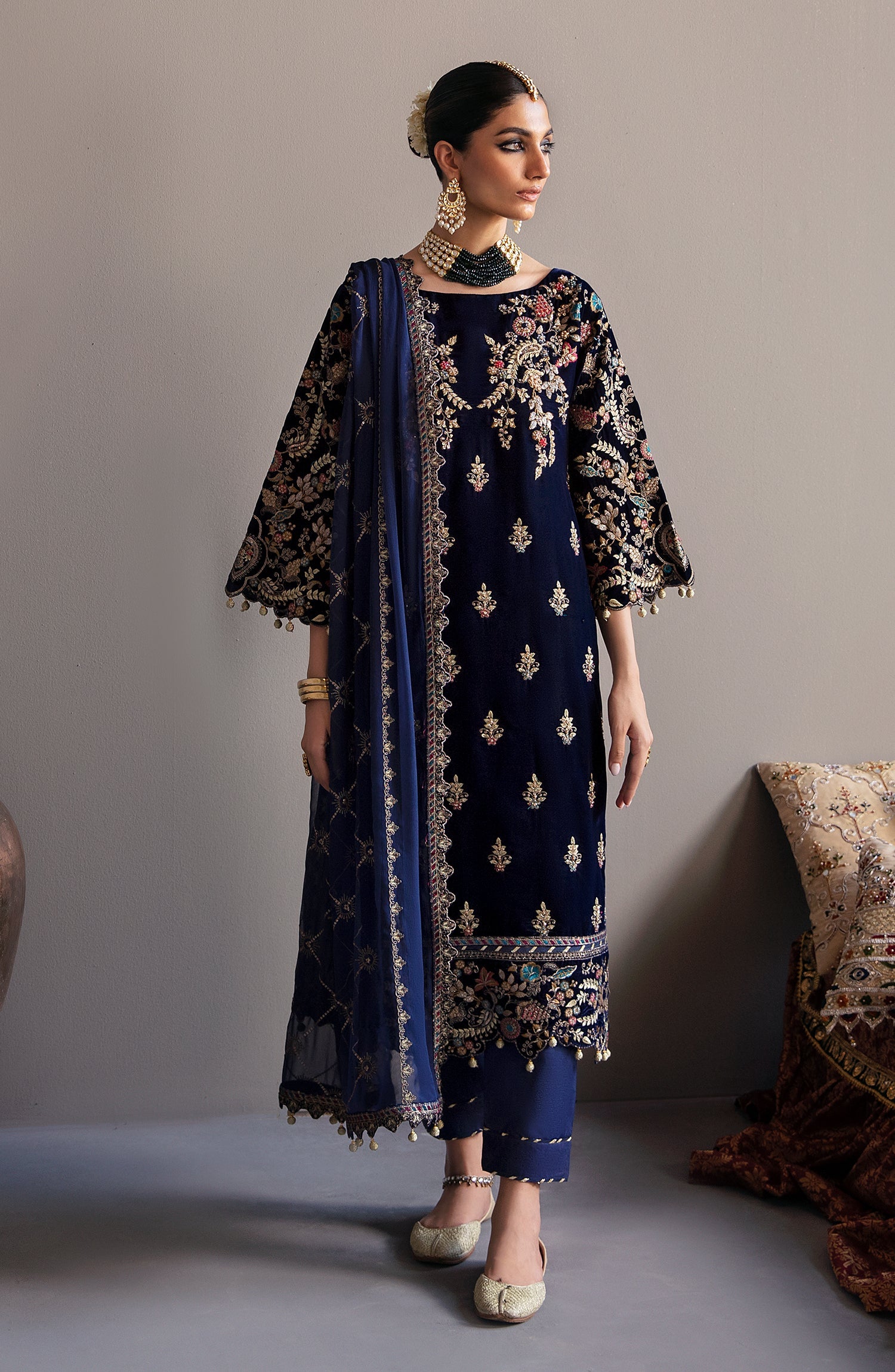 EMAAN ADEEL SAANJH LUXURY VELVET FORMAL '24 (09)