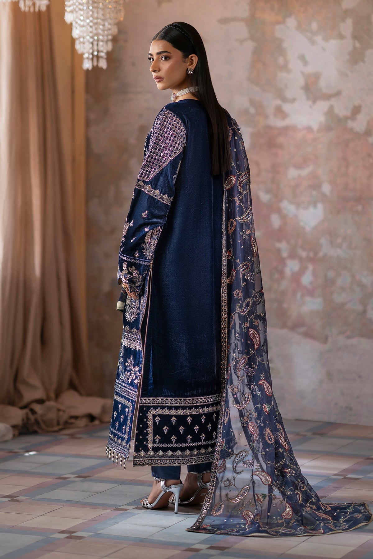 EMAAN ADEEL SAANJH LUXURY VELVET FORMAL '24 (07)