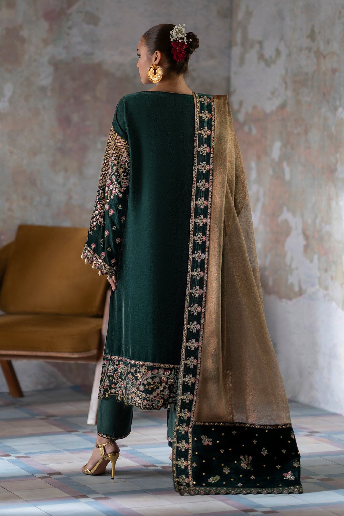 EMAAN ADEEL SAANJH LUXURY VELVET FORMAL '24 (06)