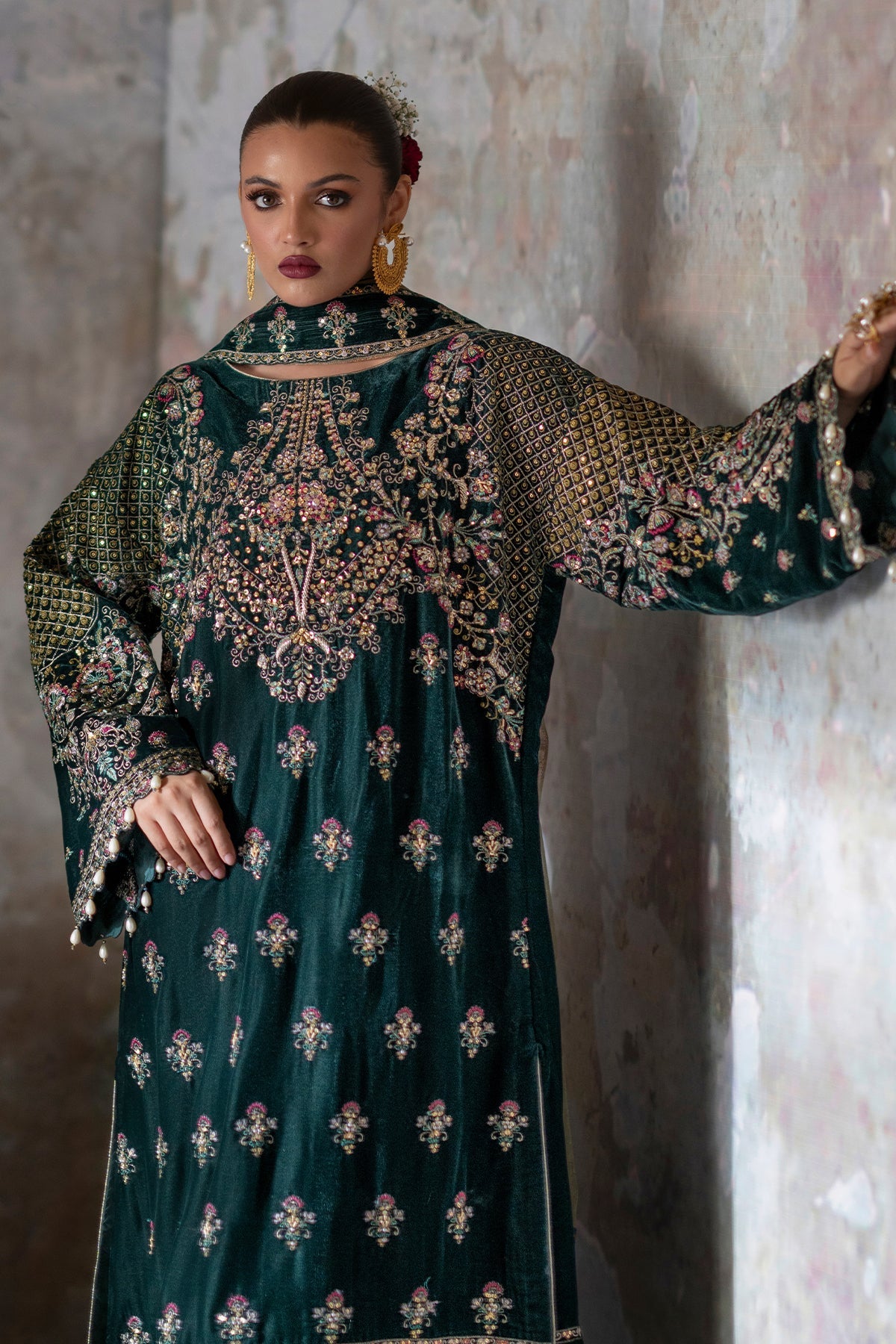 EMAAN ADEEL SAANJH LUXURY VELVET FORMAL '24 (06)