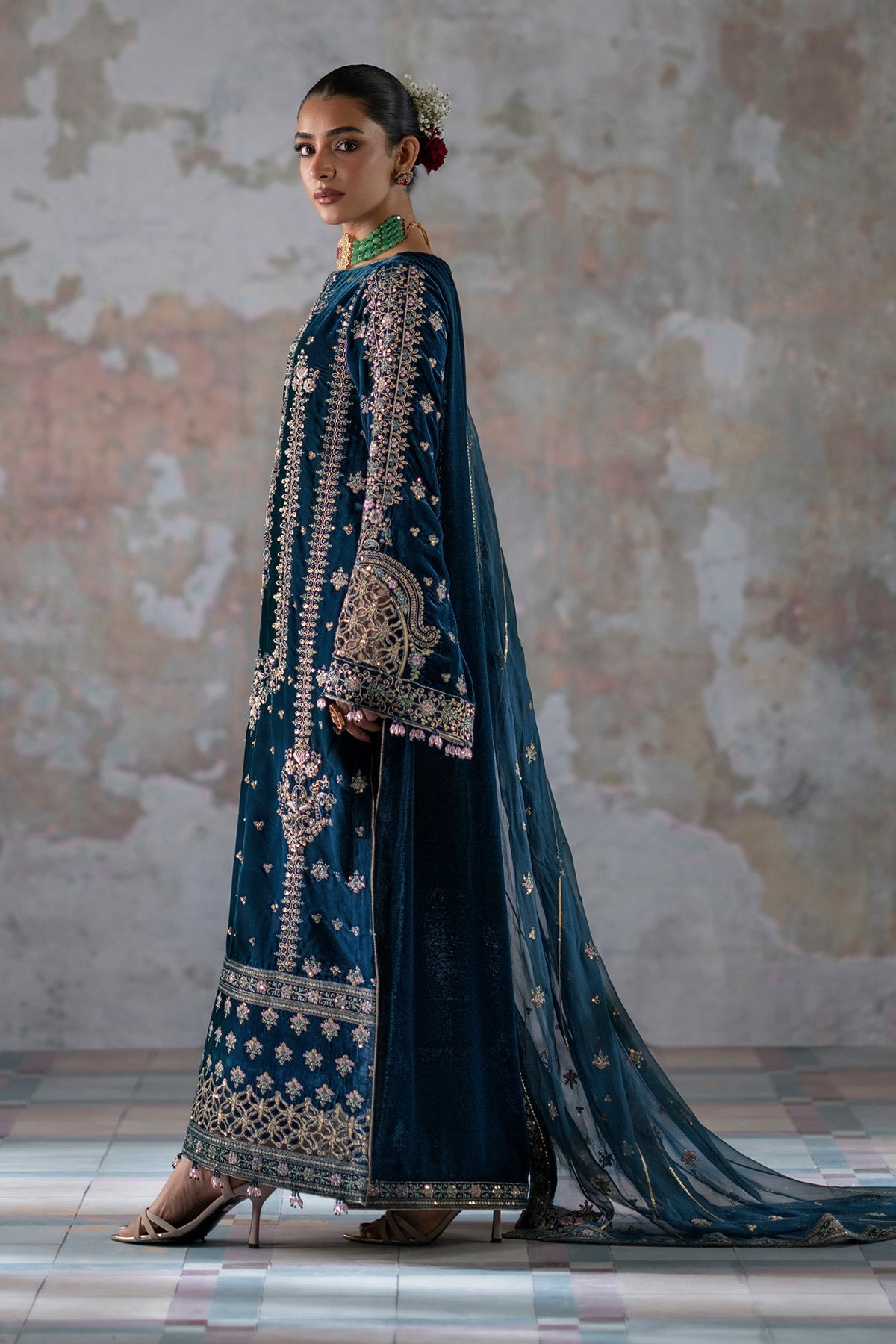 EMAAN ADEEL SAANJH LUXURY VELVET FORMAL '24 (01)