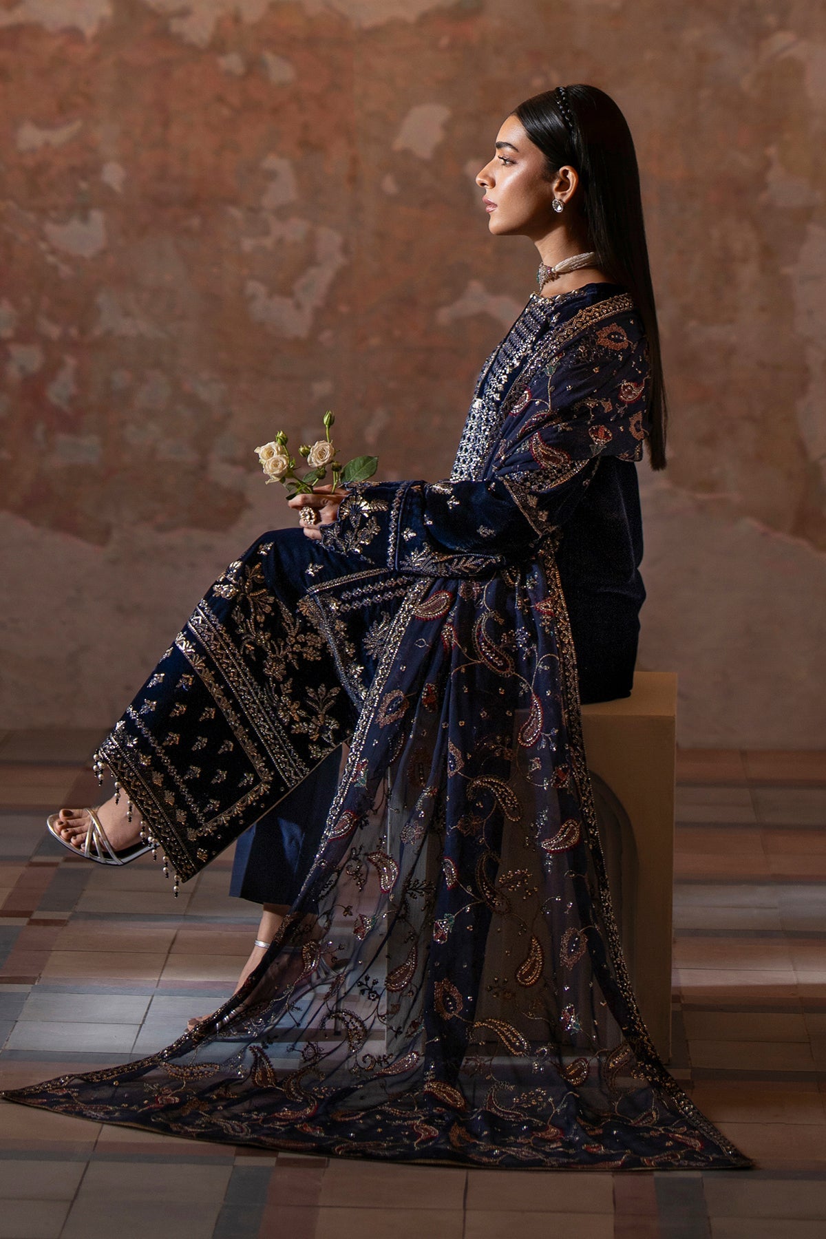 EMAAN ADEEL SAANJH LUXURY VELVET FORMAL '24 (07)