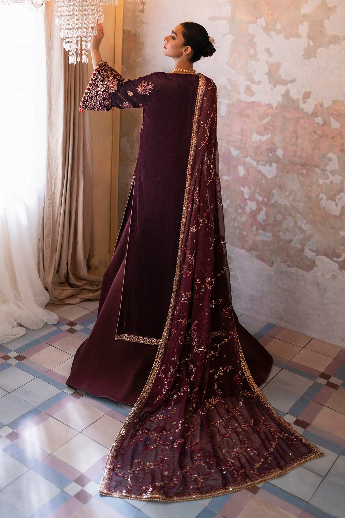 EMAAN ADEEL SAANJH LUXURY VELVET FORMAL '24 (03)