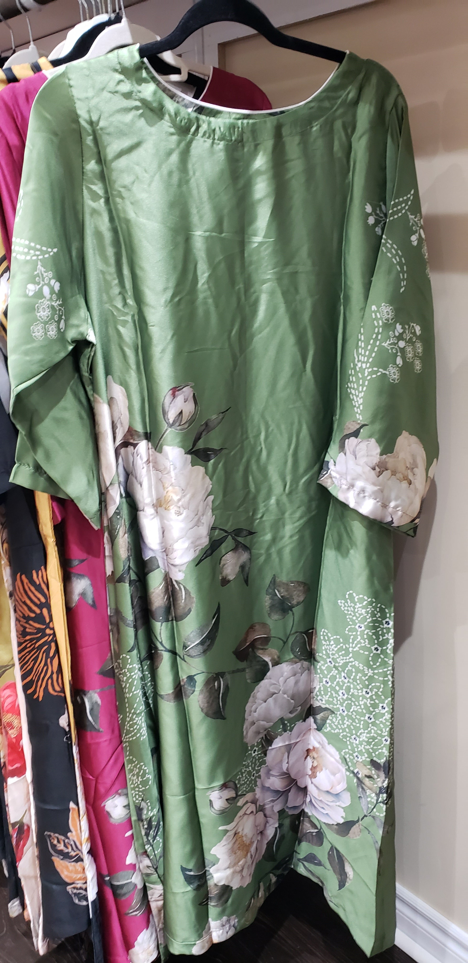 Òriginaĺ Pakistani Printed Silk Long Maxi Gown
