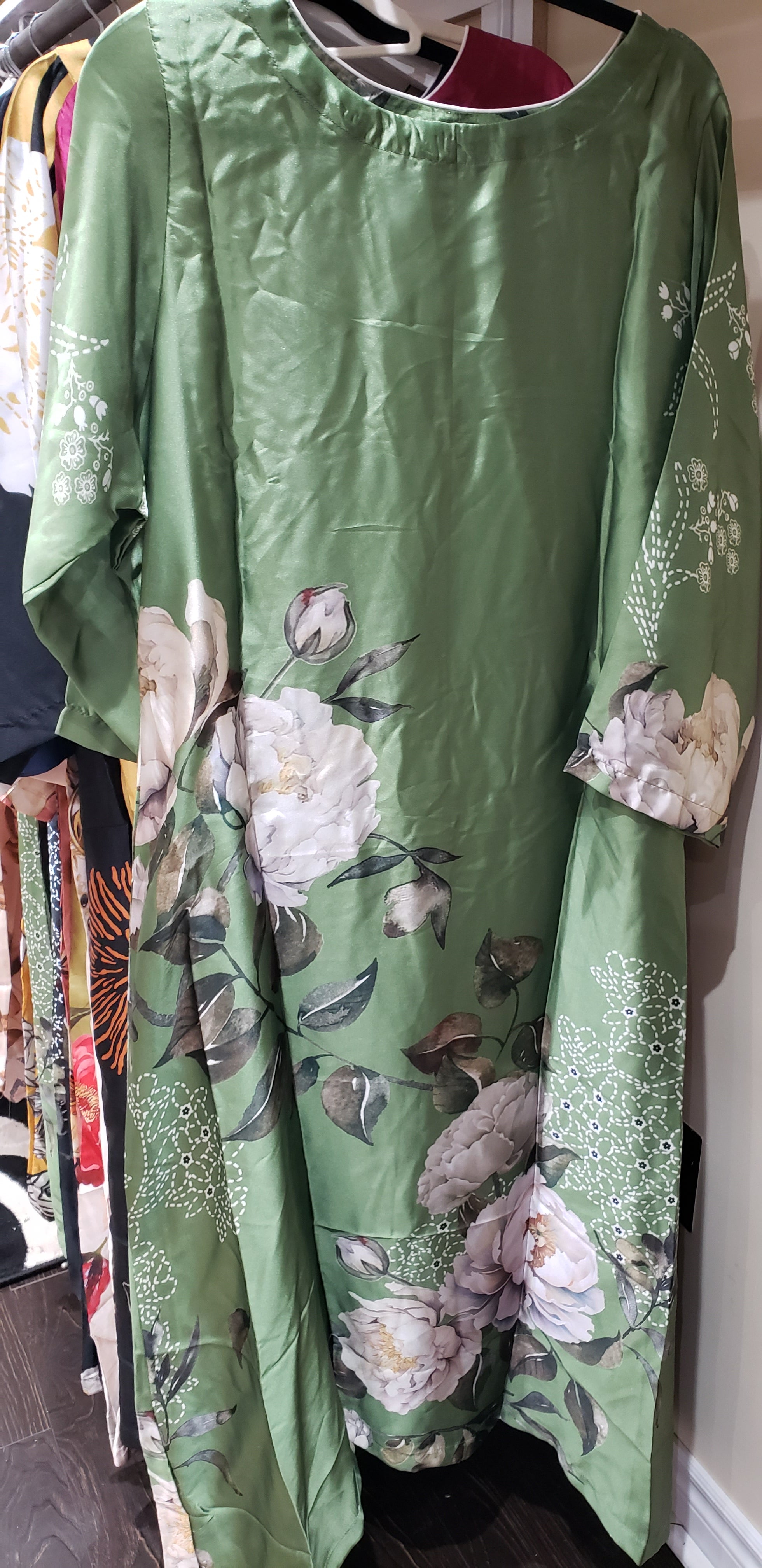 Òriginaĺ Pakistani Printed Silk Long Maxi Gown