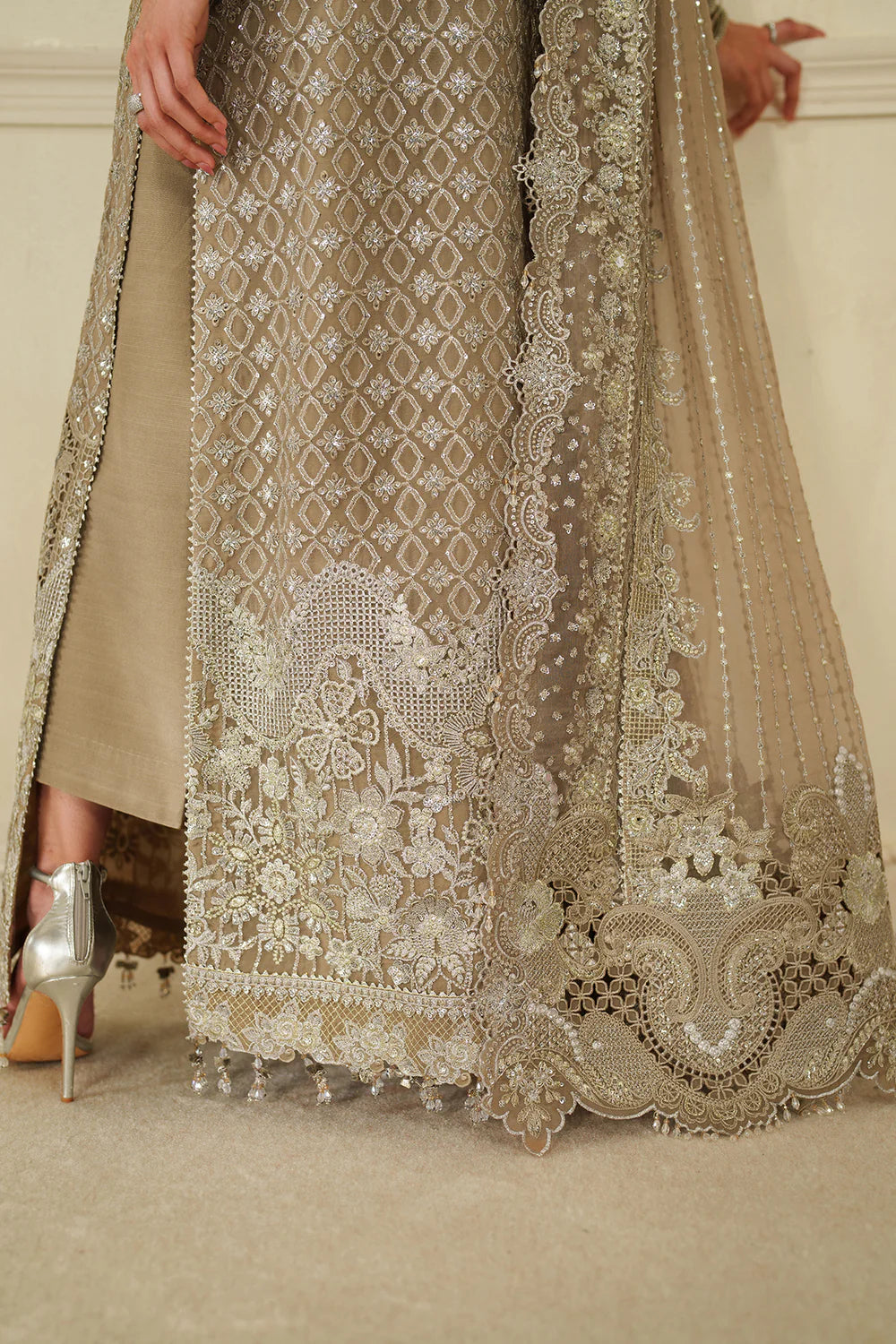 EMBROIDERED NET CH14-08