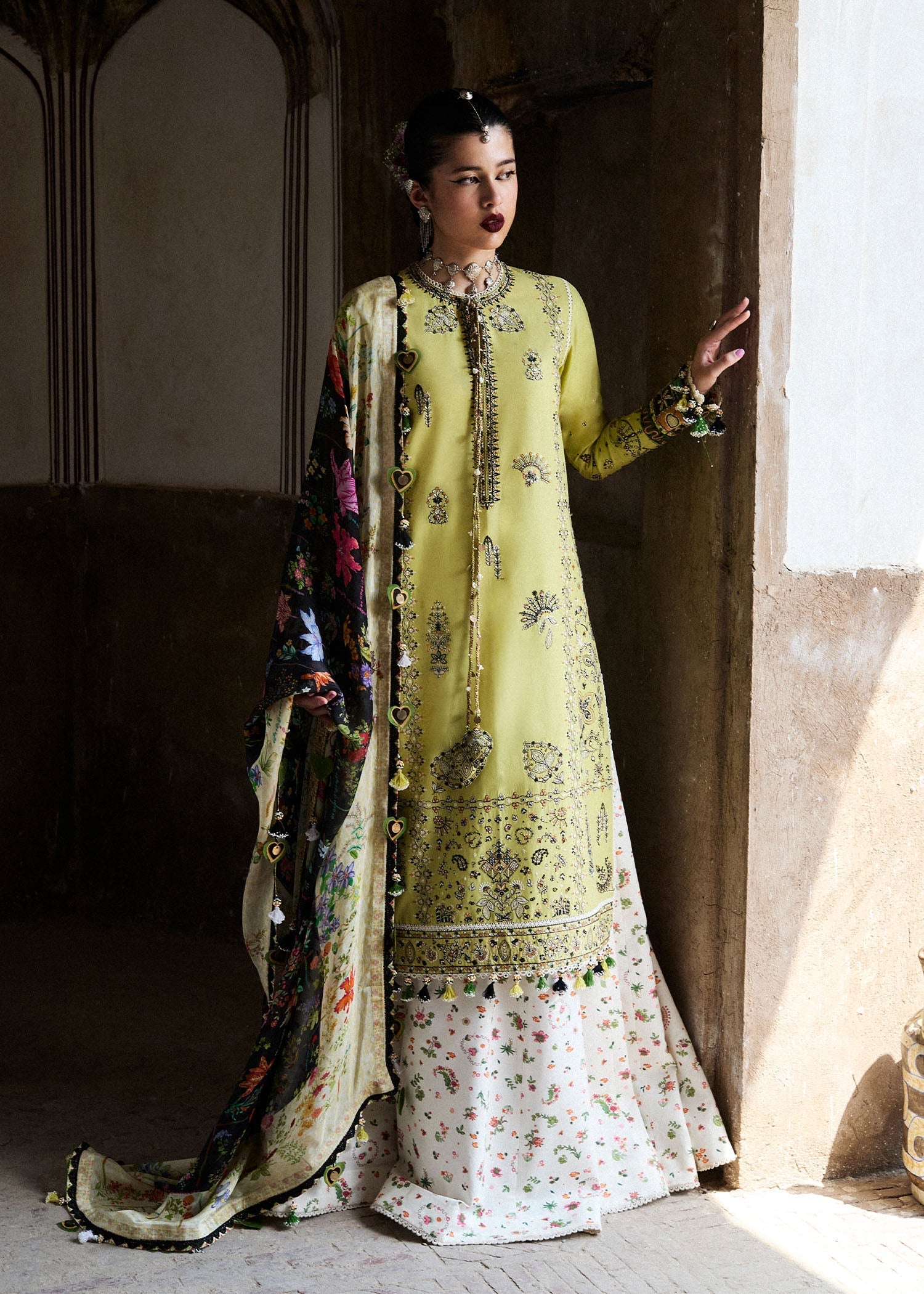Hussainrehar Luxury Lawn 2025.
