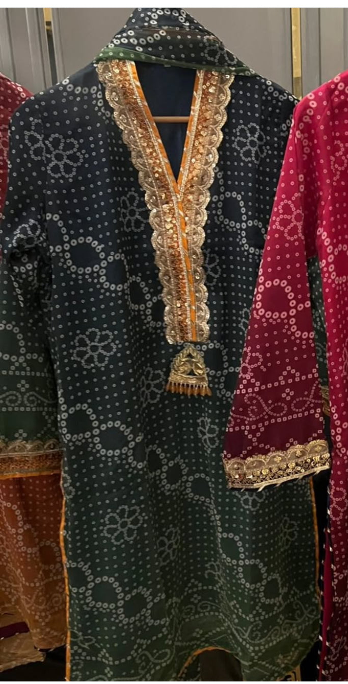 Chiffon heavy embroidered front and back 
With heavy embroidered dopatta
Silk trousers