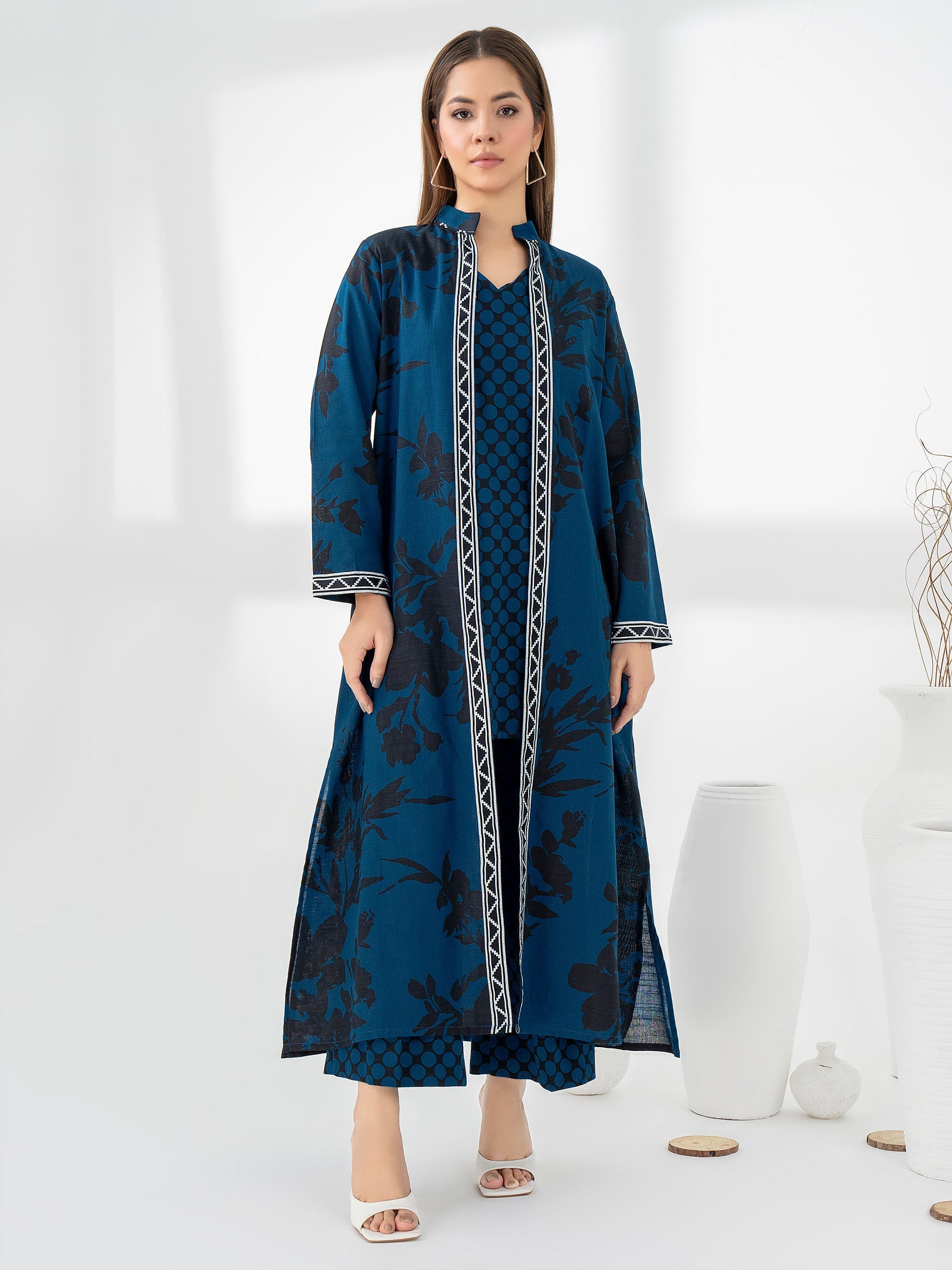 Limelight 2 Piece Khaddar Suit- Printed (Pret)