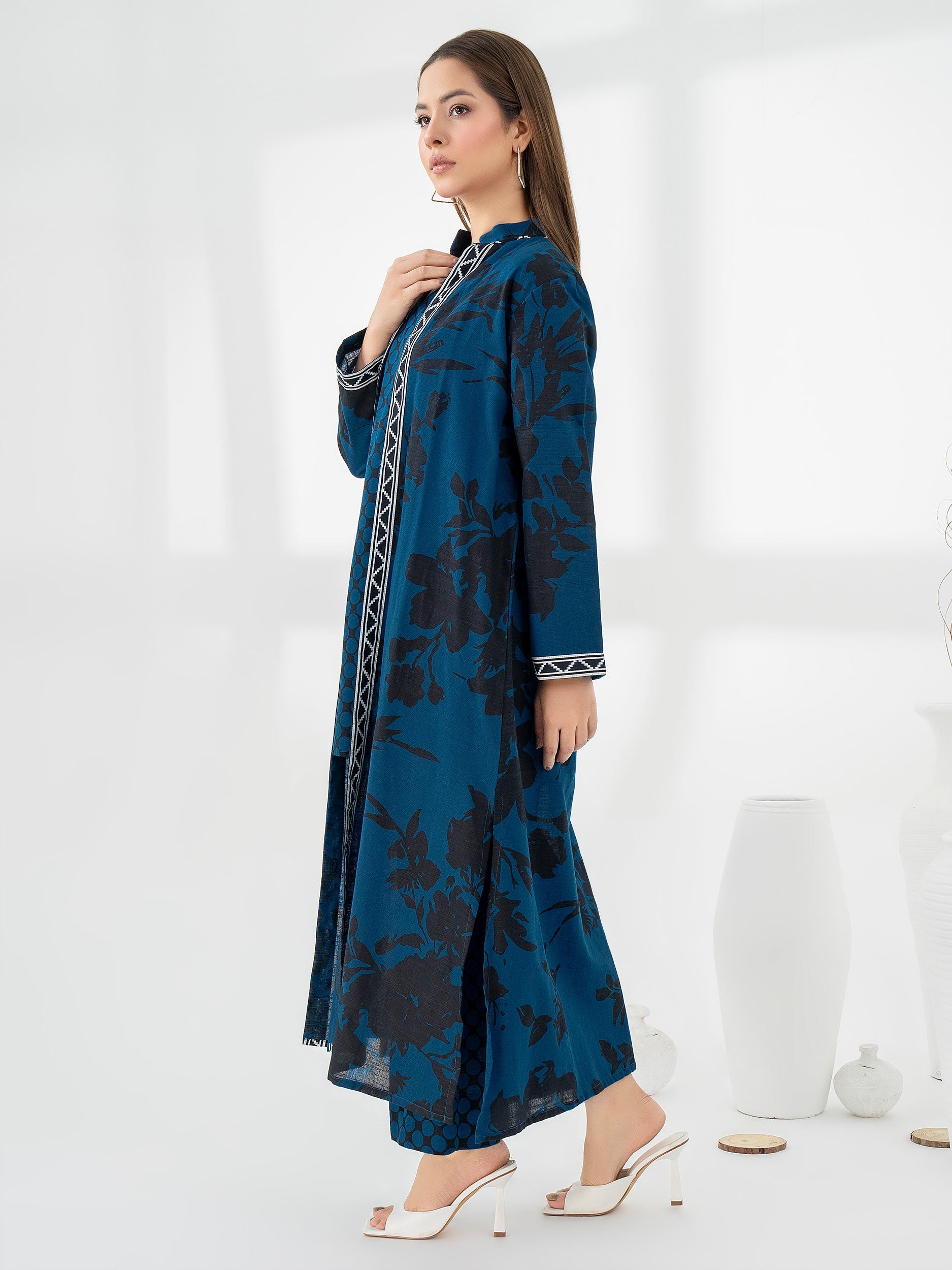 Limelight 2 Piece Khaddar Suit- Printed (Pret)