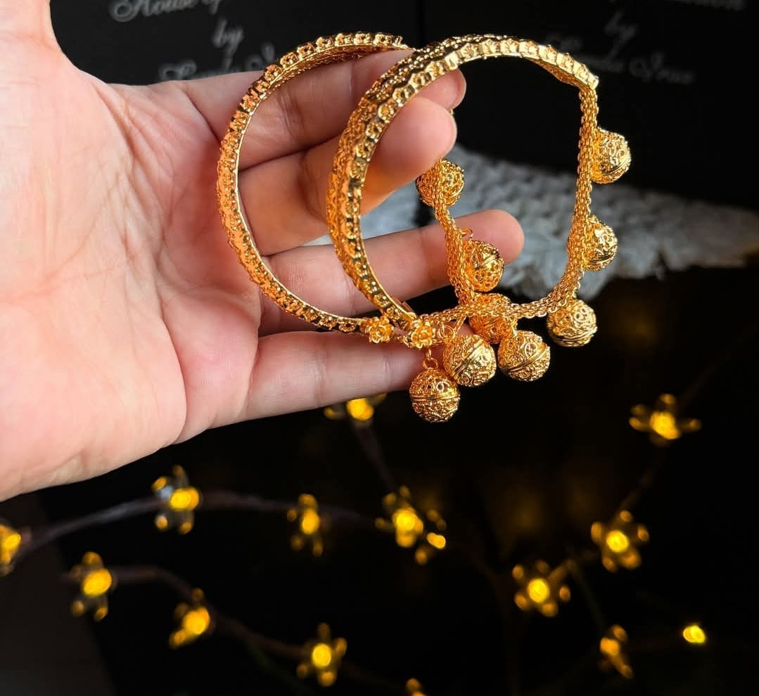 Original Gold plated guarantee single  Bracelet .